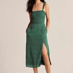 Abercrombie & Fitch Smocked Midi Dress (Green Polka)